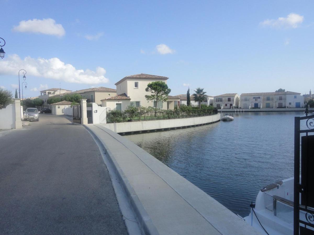 Modern Villa Near The Sea With Balcony Aigues-Mortes Exteriér fotografie
